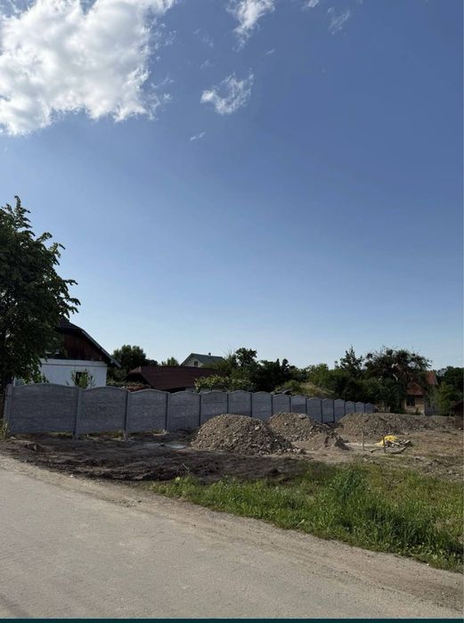 Продам земельні ділянки с.Угринів