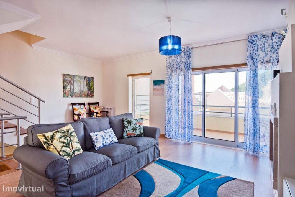 Apartamento com 4 quartos - localizado em Setubal