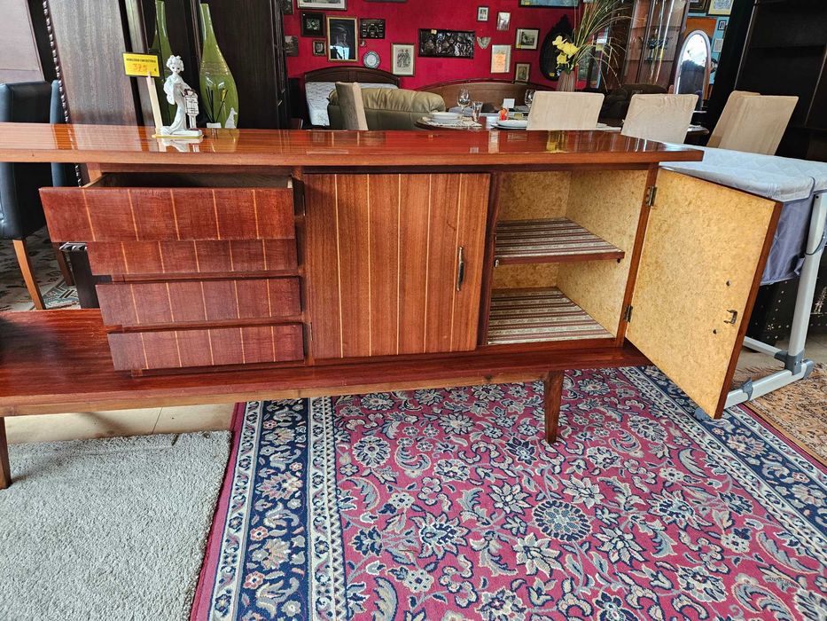 Aparador vintage - Algumas marcas de uso