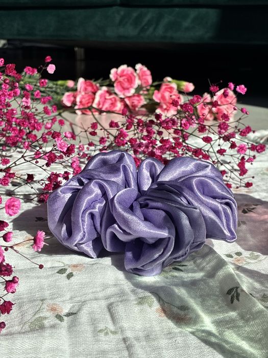 Jedwabna gumka do wlosow scrunchie jedwab lawenda