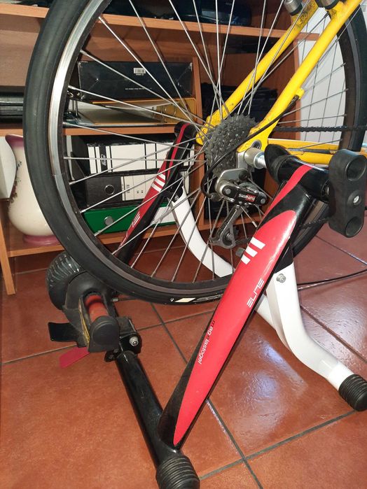 Bicicleta Orbita e Rolo Elite