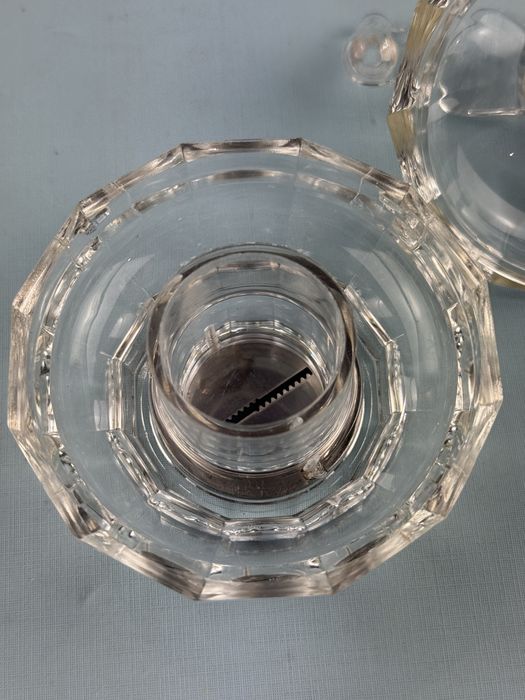 Młynek do gałki muszkatołowej