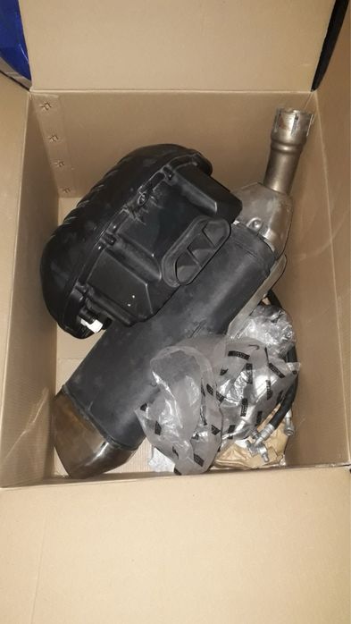 Suzuki GSR750 oryginalny wydech, bardzo dobry stan