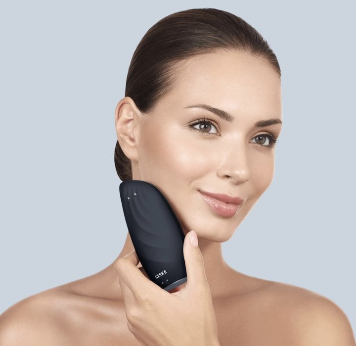 Очищаюча щітка для обличчя GESKE Sonic Thermo Facial Brush&Face-Lifter