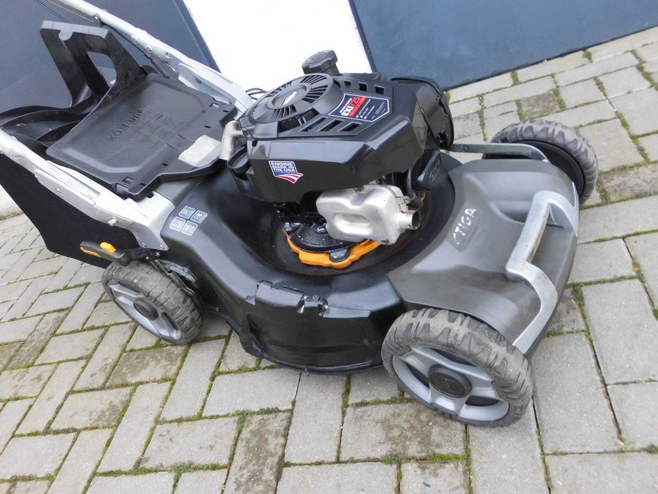 Kosiarka spalinowa STIGA TWINCLIP 55 -napęd