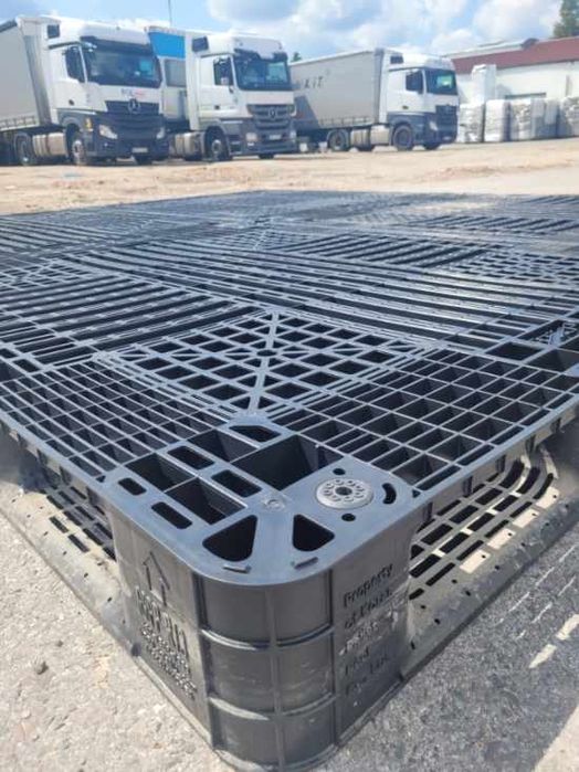 Palety plastikowe mocne 1100/1300/H120 i 1100/1100/H150