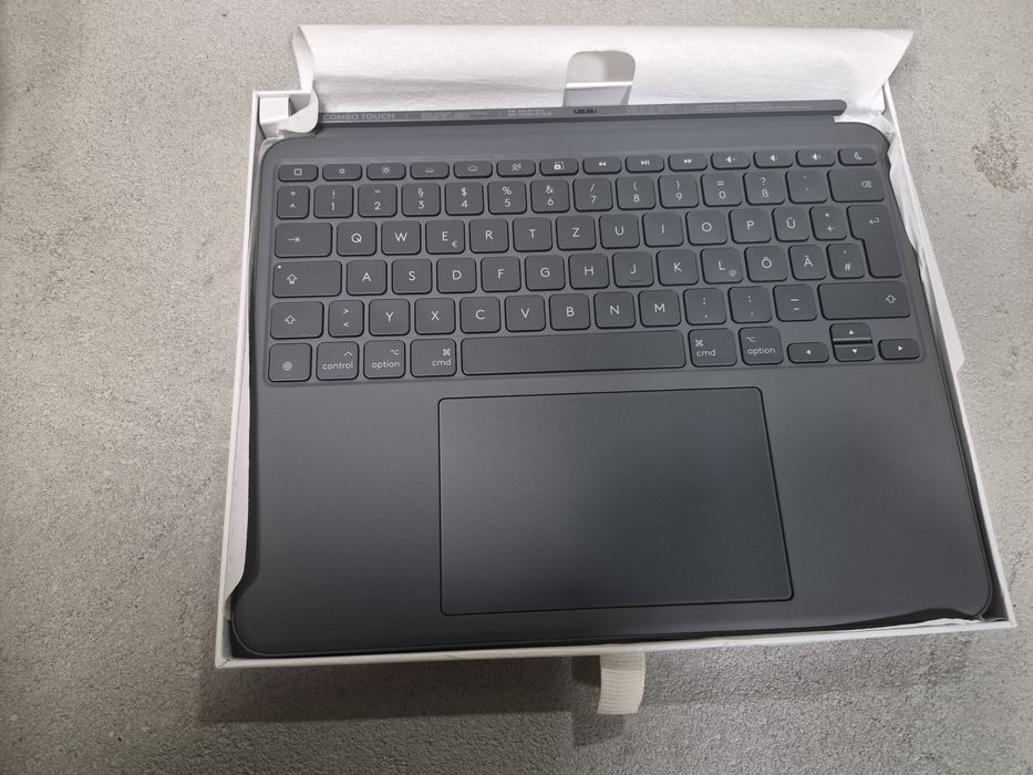 Logitech Combo Touch