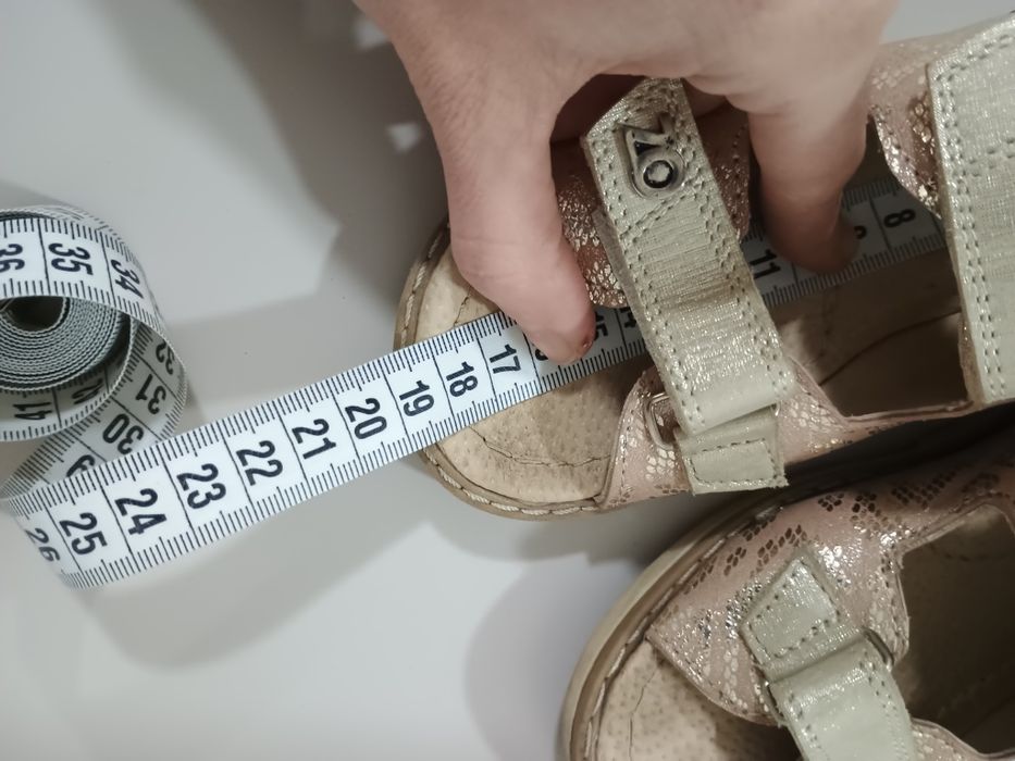 Ортопедичні босоніжки для дівчинки 27р 18-18.5 по устілці