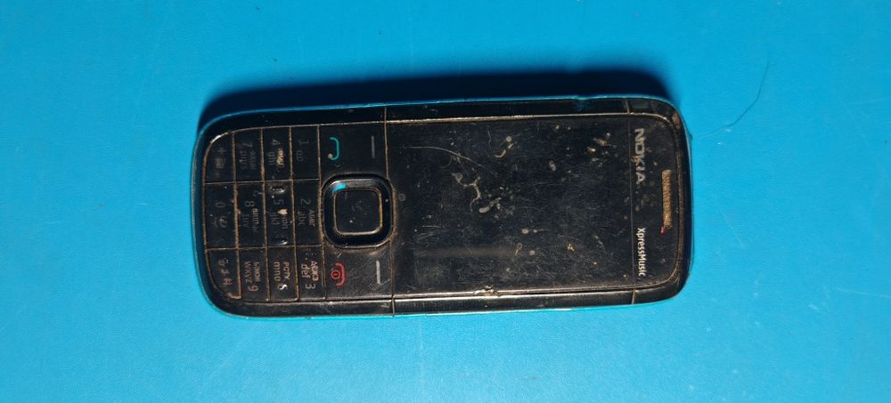 Кнопочный телефон