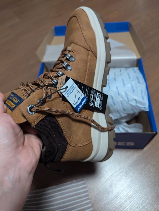 Стильні чоловічі черевики Jack & Jones з екошкіри коричневого кольору.