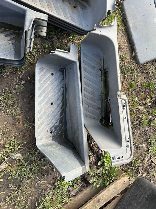 Підніжка передня водійська шоферська Sprinter Crafter