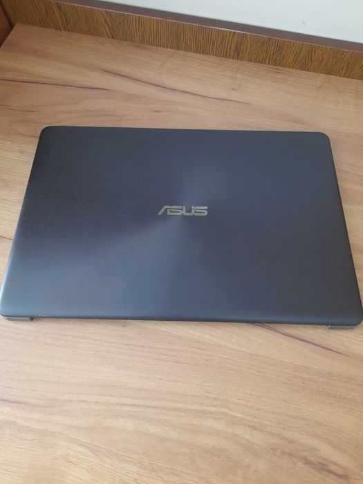 Laptop Asus VivoBook R520U | Intel Core i3 8gen, 8gb ram/256 GB ssd, 500gb hdd/ Win 10 Home