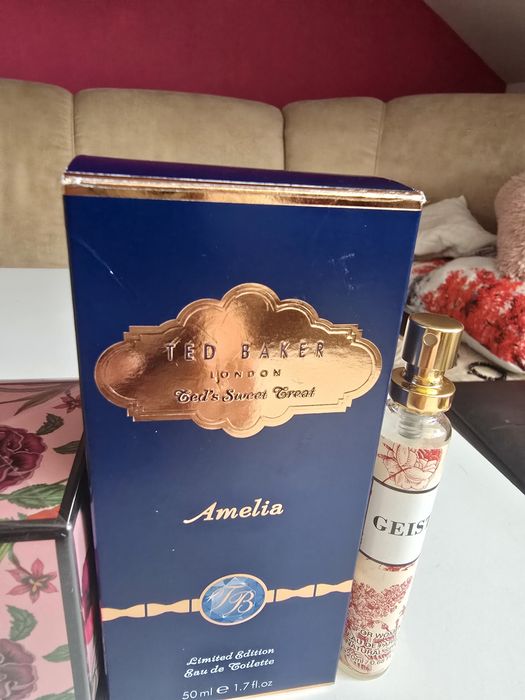 Zestaw  perfum  damskich