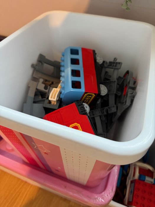 Caixas com Legos Duplo. Inclui comboio e mais sets