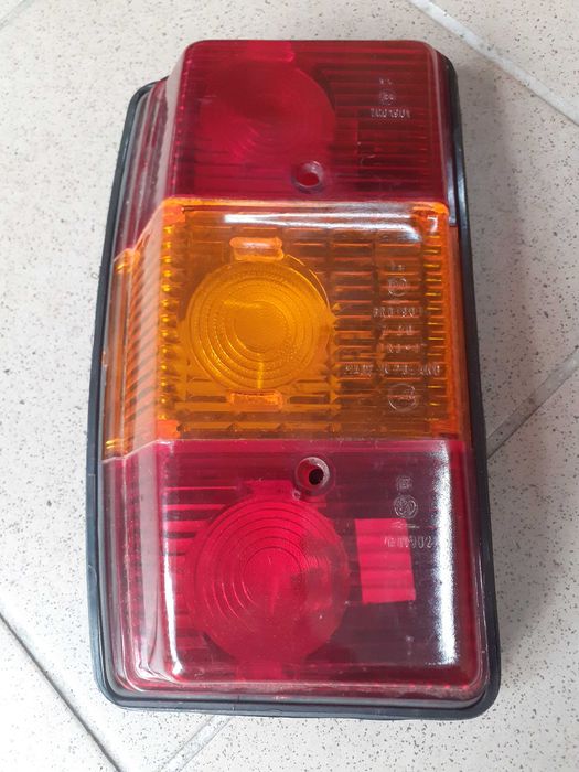 Lampa tylna tył NYSA WARSZAWA - oryginał -prawa lub lewa