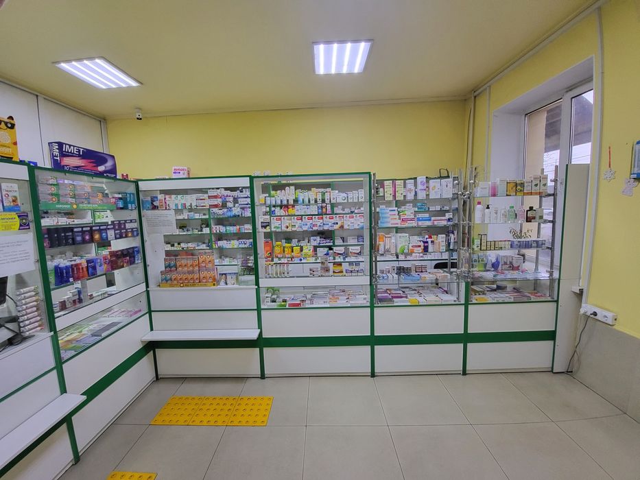 Продам аптечні меблі