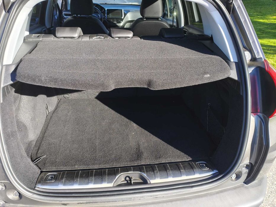 Peugeot 2008 1.6 BlueHDi Automático Allure