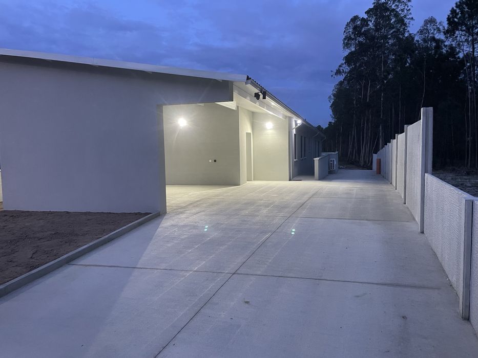 Casa nova em fase de acabamentos