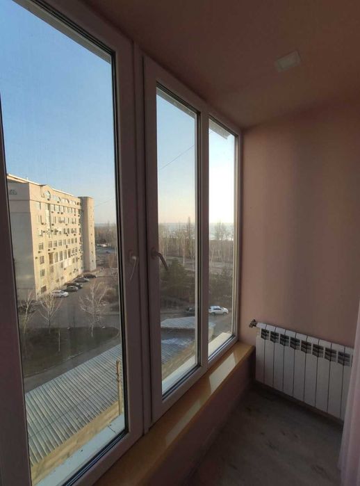 Продам чотирикімнатну квартиру з видом на набережну