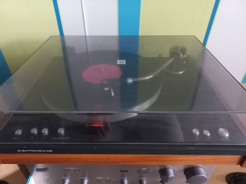 Проигрыватель Электроника 012