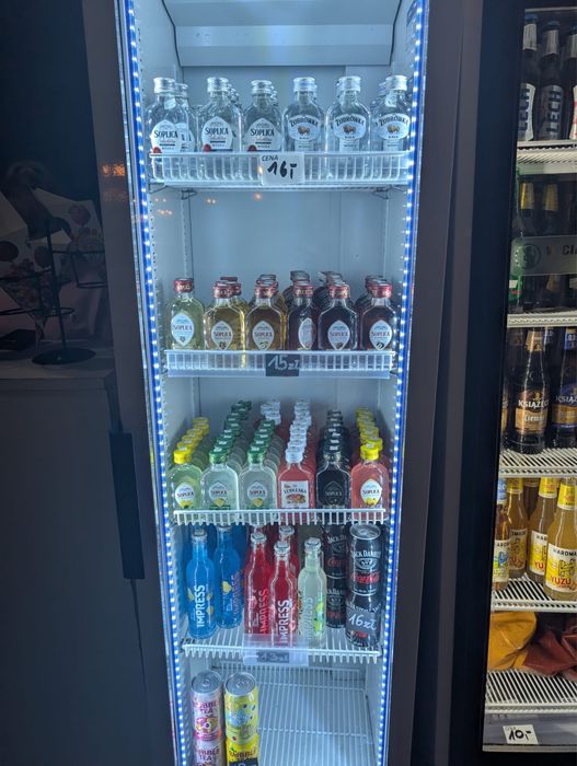 Wąska lodowka  na napoje Slim gastronomiczna