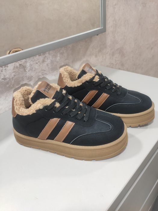 Кеды женские, зимние, два цвета.