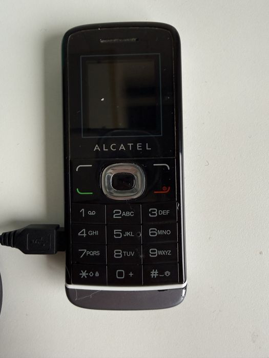 Telemovel Alcatel. Pouco uso. Para criança ou idoso
