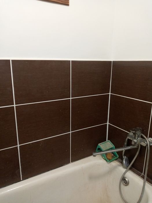 Продам 2-х комнатную квартиру на ДНЕПРОСТРОЕ ,улица Цветов! Н.К.