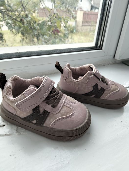 Кросівки для дівчинки