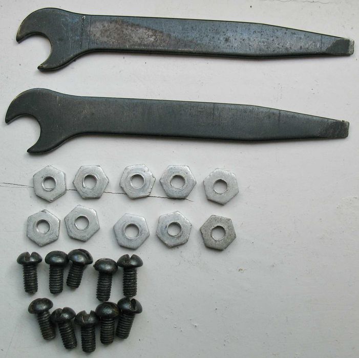 Продам остатки конструкторов, игрушки, модели кораблей, самолетов