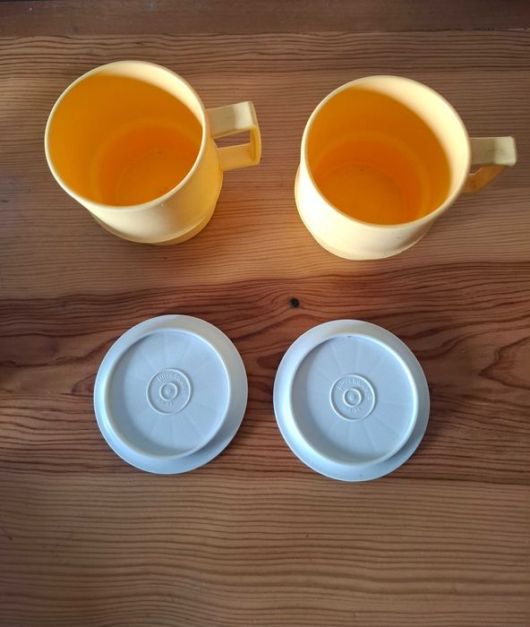 Tupperware - Canecas com Tampas e Duas Tampas de Canecas430225194473891843