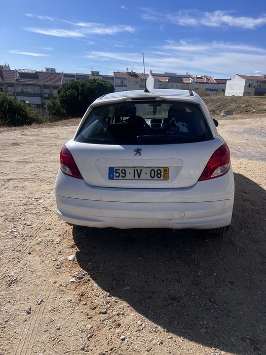 Peugeot 207 -1.6 hdi - 2010 - 90 cv — photo 3