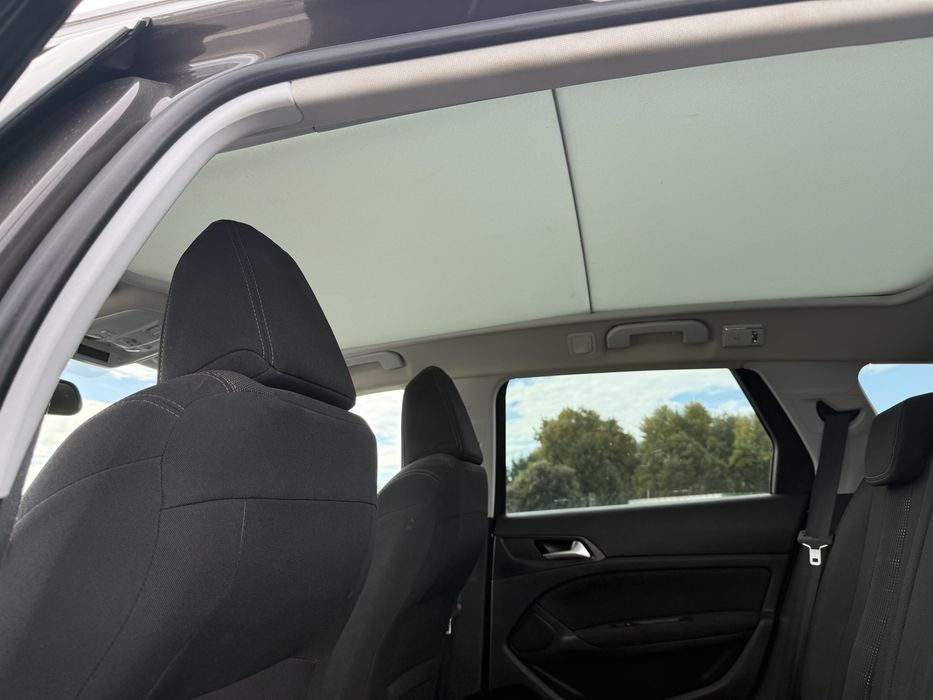 Peugeot 308 1.2 allure  180.000 km com teto panoramico