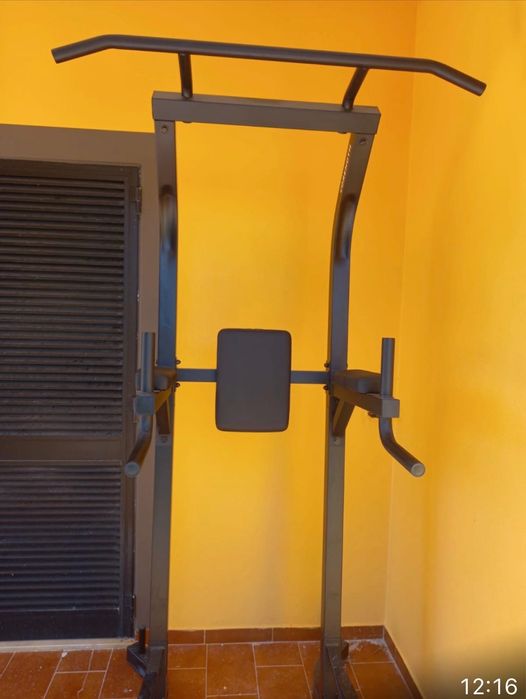 Máquina de musculação rigorosamente nova