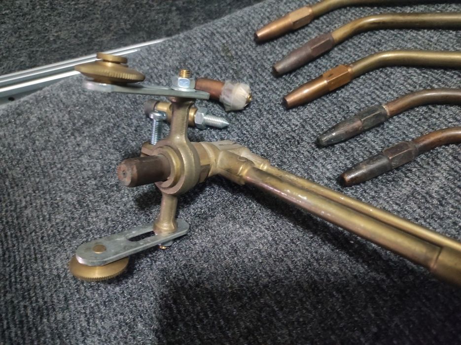 Massarico com vários bicos e acessórios