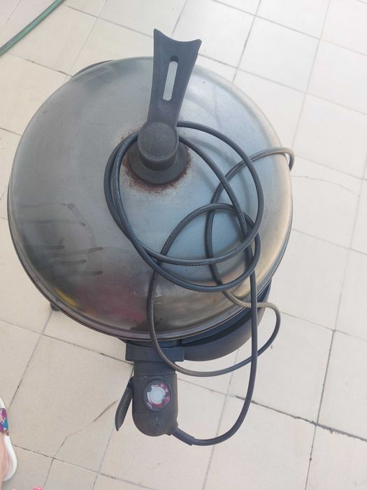 Grelhador Elétrico com Potência Regulável – 1400 a 1600W