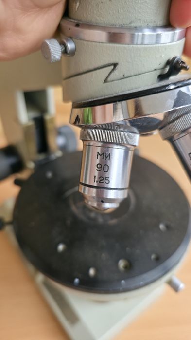 Продаю мікроскоп монокулярний