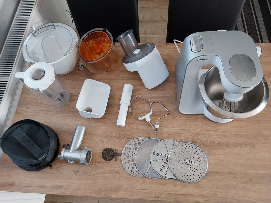 Sprzedam robota kuchennego Bosch MUM5