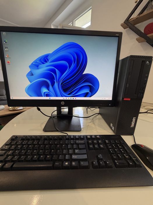 Zestaw komputerowy Lenovo ThinkCentre 920S plus monitor Hp Vh22