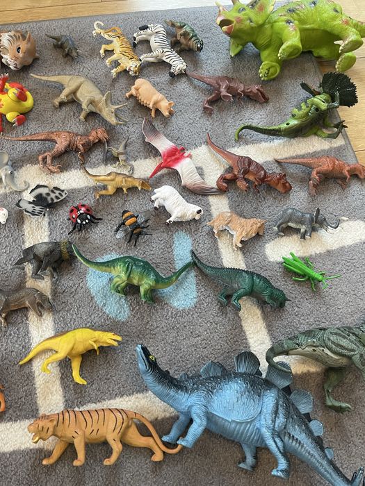 Duży zestaw dinozaurów