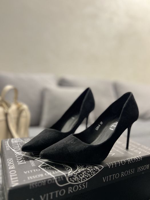 лодочки на шпильці 37 розмір