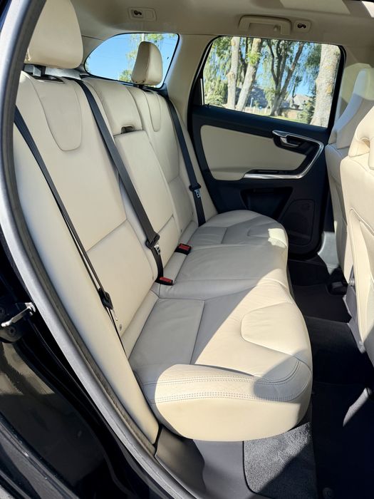 VOLVO XC60 2.0 DIESEL 136 Km 2012 RokAUTOMAT