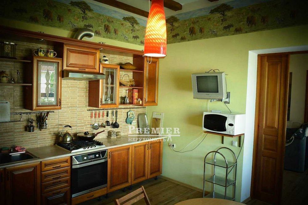 Продам двоповерховий будинок в Фонтанцs