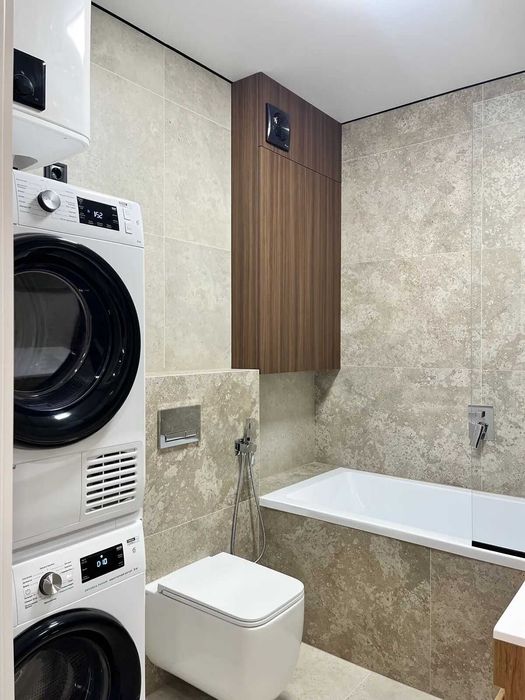 Перша здача! Простора 2-кімнатна квартира біля міського озера