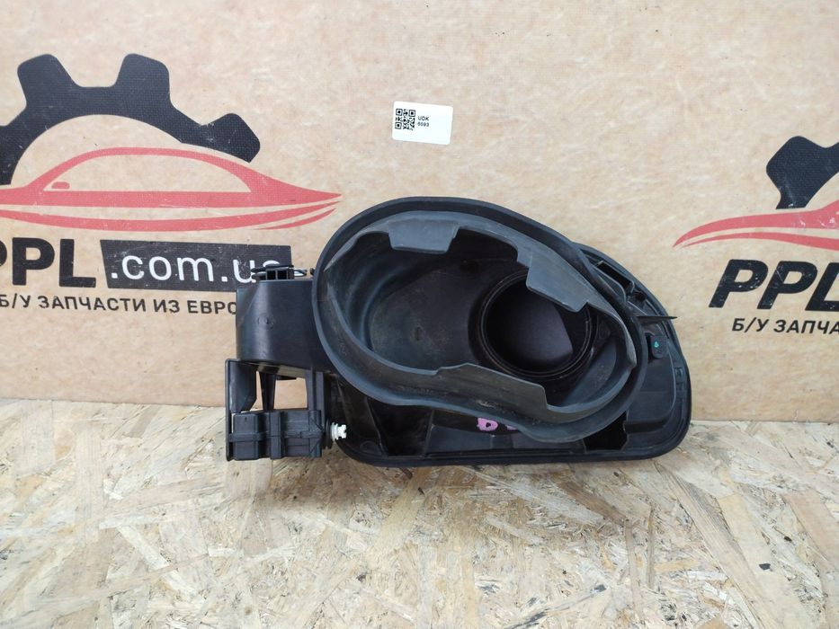 BMW 4 F33 2013-2020 корпус лючка топливного бака бензобака 51177270762