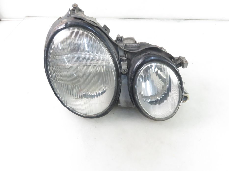 Lampa Prawa Przednia Mercedes Clk C208