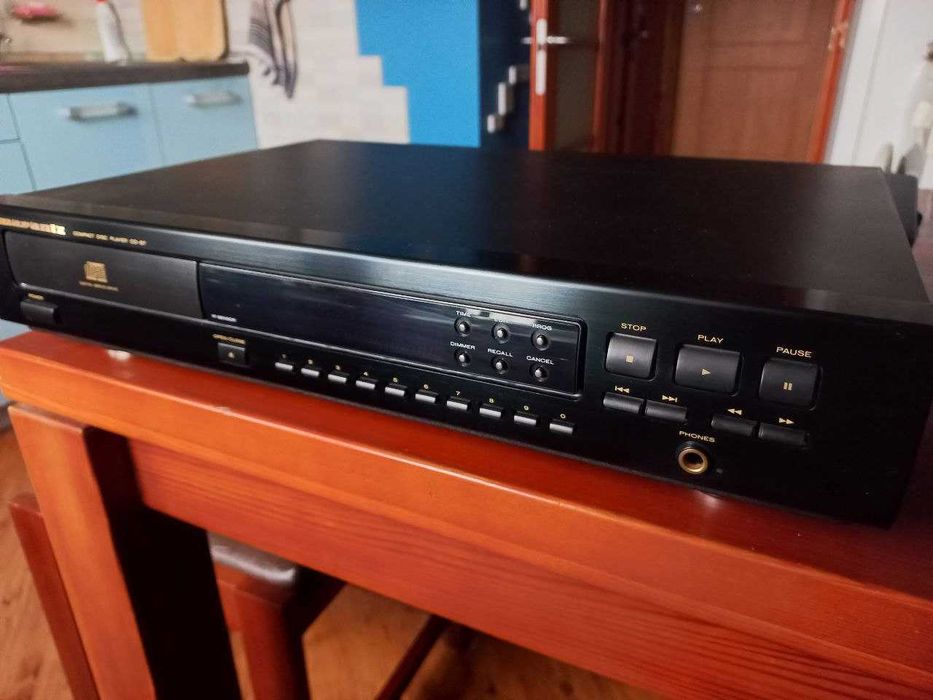 CD проигрыватель Marantz CD57
