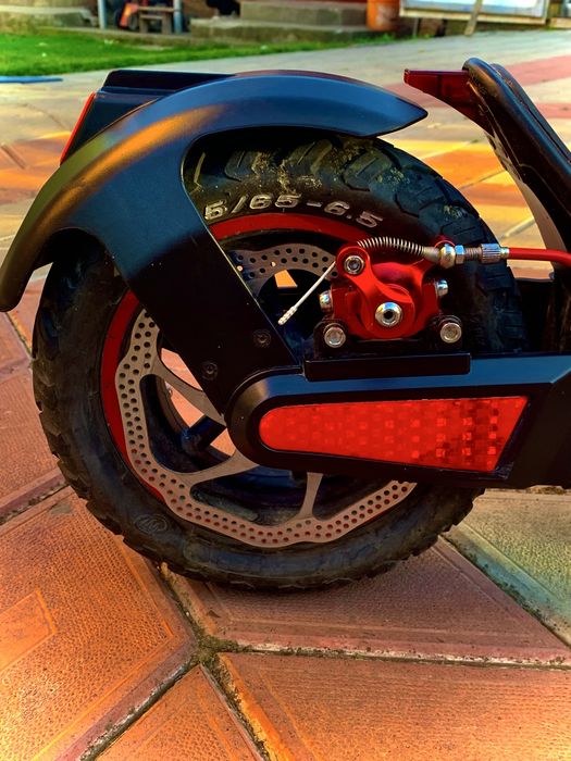 Продам електро самокат Maibu