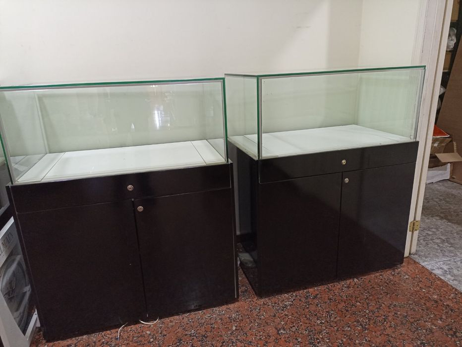 Торговые витрины в отличном состоянии