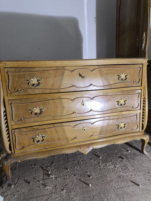 Cómoda antiga de madeira maciça - Modelo clássico ideal para restaurar